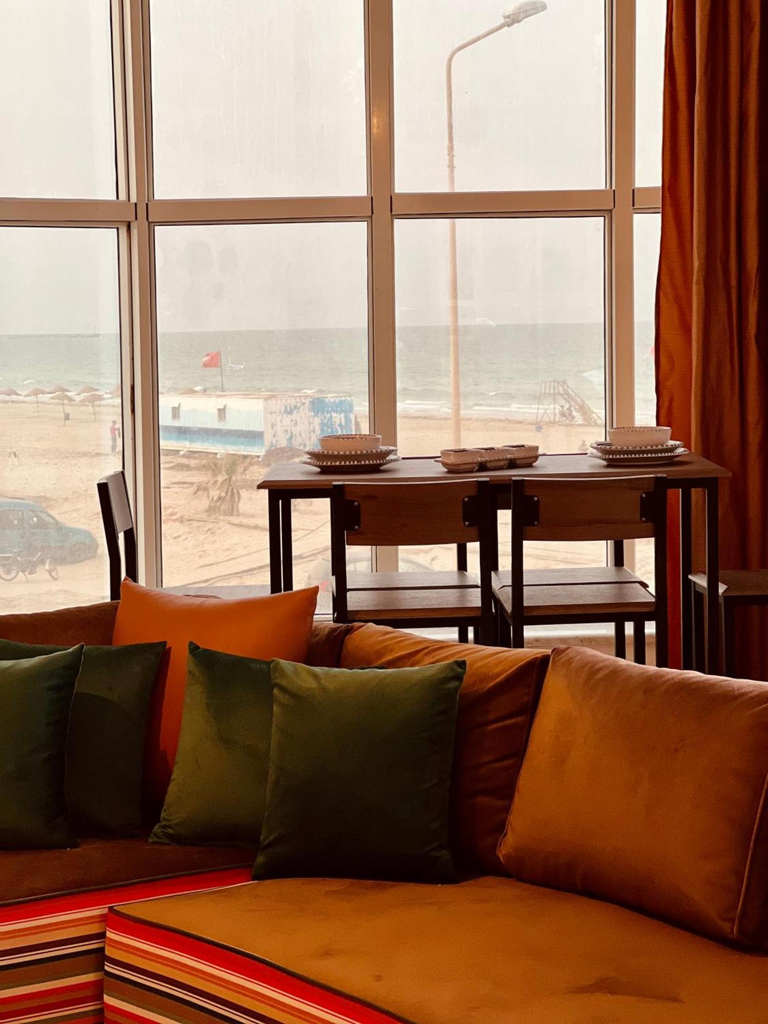 Appartement Vue De Mer Pied Dans L'Eau Gabès Exteriör bild